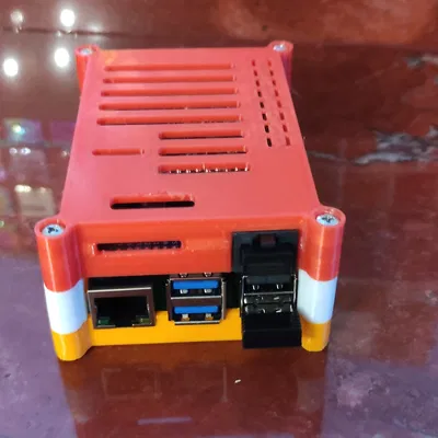 Vỏ cho Raspberry Pi 5 với MacArthur HAT