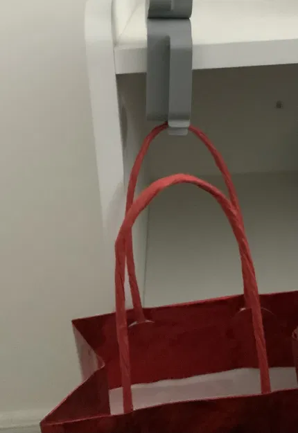 Kẹp Bàn 3D Tiện Lợi Treo Túi Gọn Gàng - Image 1