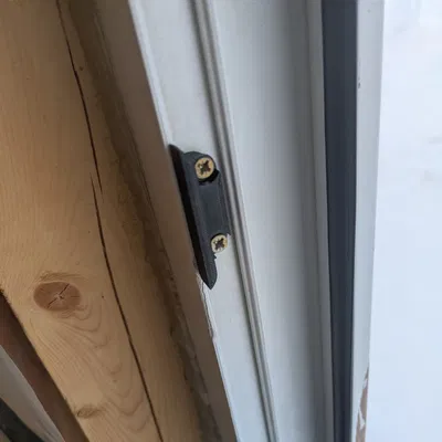 Tấm khóa (Locking Plate) cho cửa Tilt & Slide kiểu châu Âu