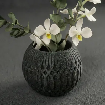 Hard Stardust – Chậu trang trí hình học sắc nét