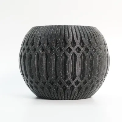 Hard Stardust – Chậu trang trí hình học sắc nét