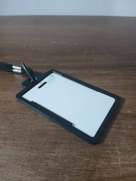 Giá đỡ thẻ ID (Id badge holder) - Image 1