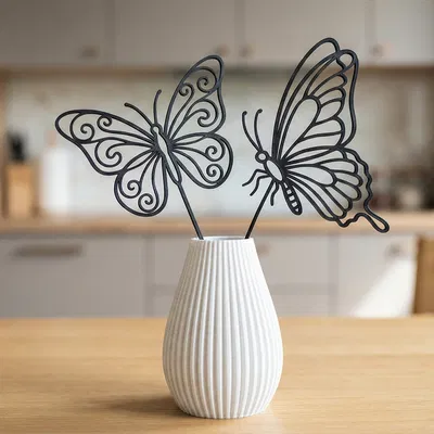 Cọc cắm Bướm – Trang trí thanh lịch cho vườn & bình hoa