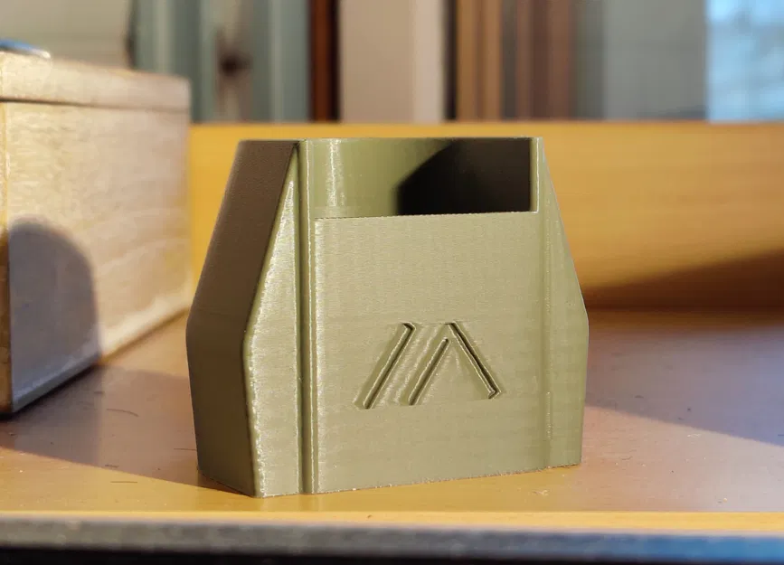 Chân đế giữ vỏ Heltec V3 TonyG có lỗ cắm USB - Image 4