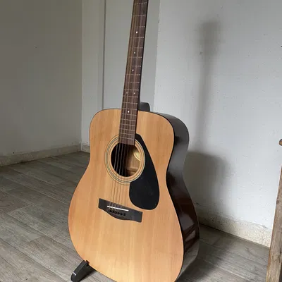 Chân Đỡ Guitar In 3D Tiện Lợi & Phong Cách