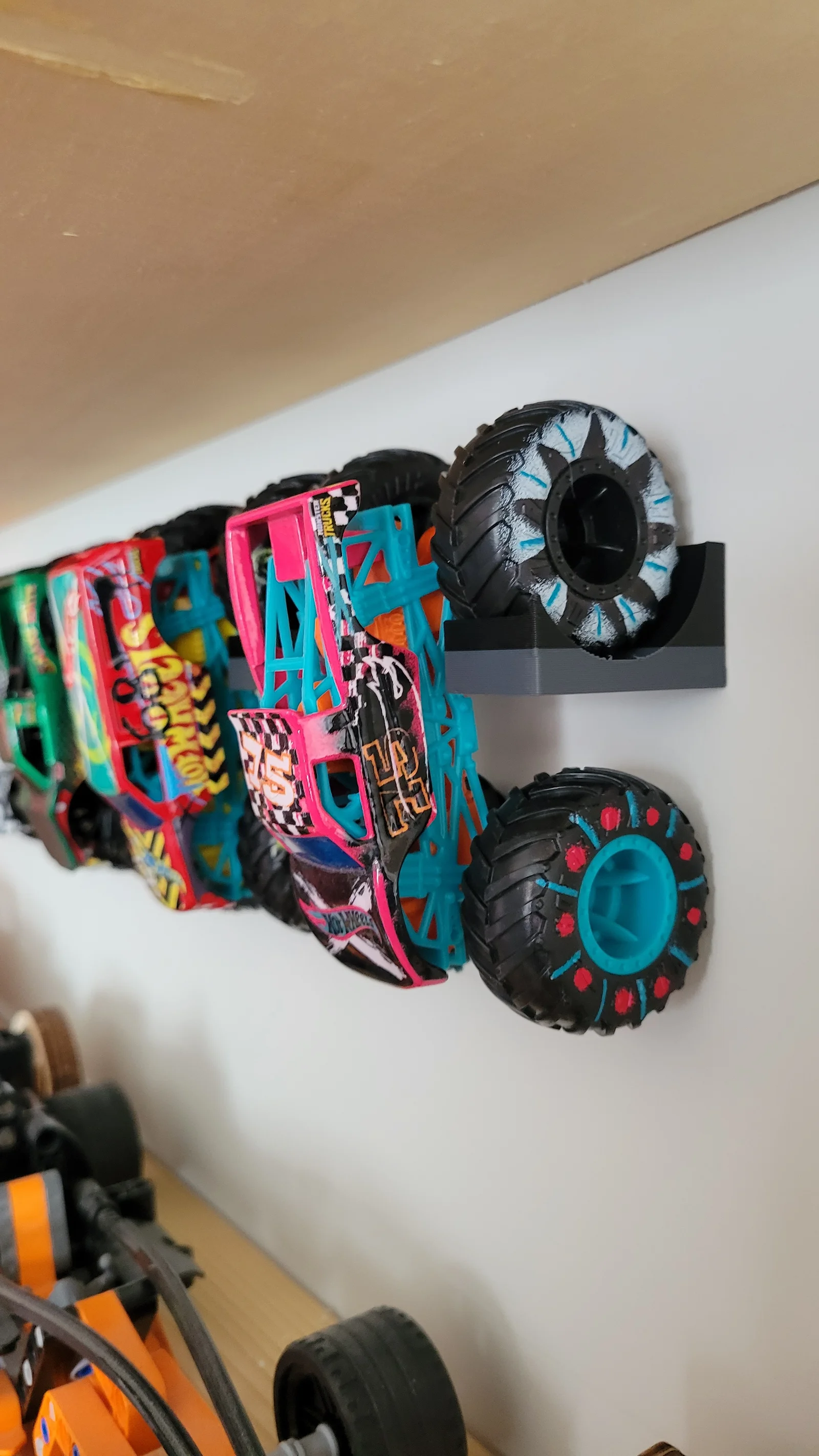 Giá Treo Xe Monster Trucks Hot Wheels - Trưng Bày Siêu Đỉnh 1