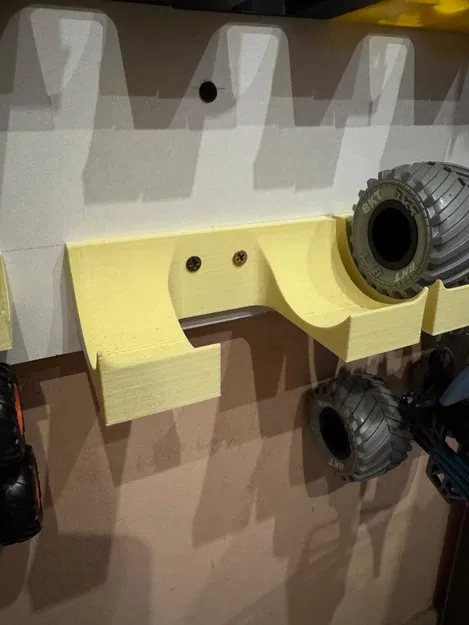 Giá Treo Tường - Monster Trucks 1:24 - Image 1