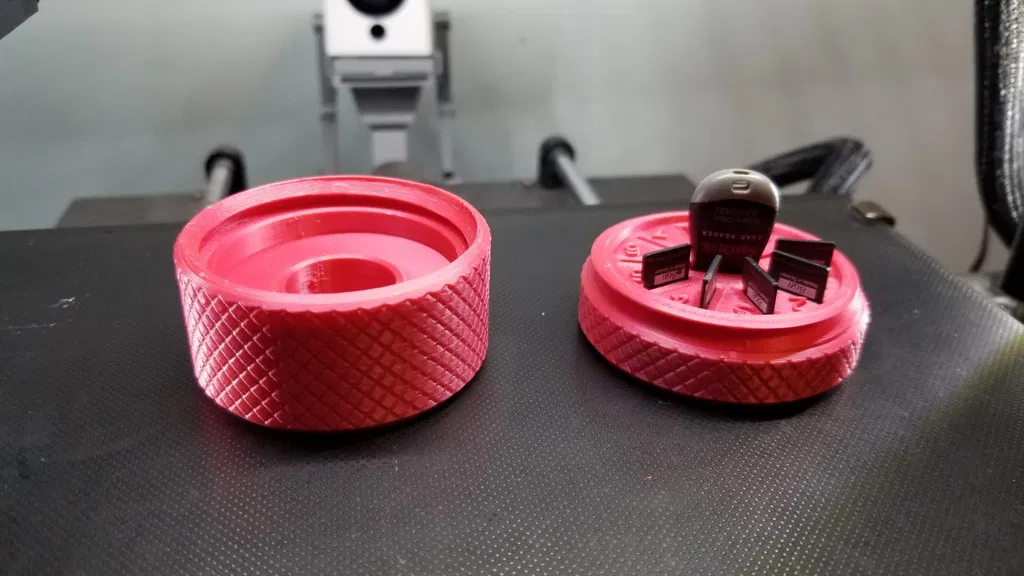 Hộp đựng thẻ microSD và USB Card Reader - Image 1