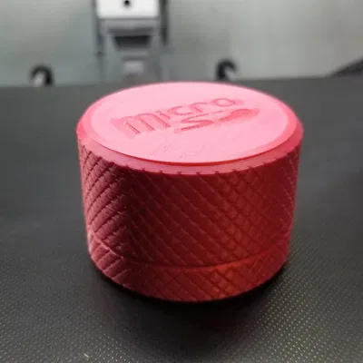 Hộp đựng thẻ microSD và USB Card Reader