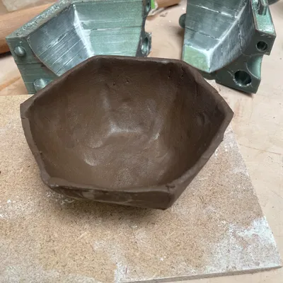 Bộ khuôn cho bình gốm lục giác nặn tay