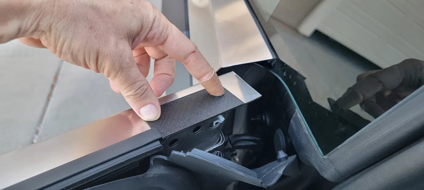 Nắp che lỗ gương Cybertruck (Cybertruck Mirror Delete Cover) - Image 5