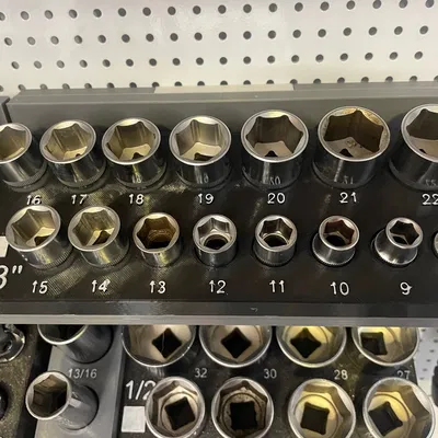 Khay giữ socket metric 8–22 cho ratchet 3/8" (Gridfinity)