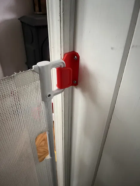 Móc thay thế cho cổng chắn em bé dạng cuộn (retractable baby gate) - Image 2