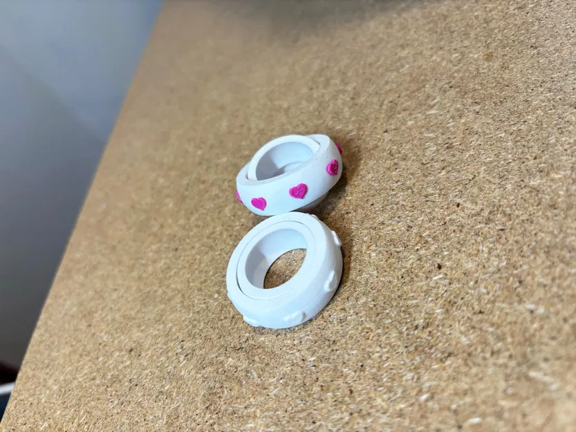 Nhẫn Fidget Gyro Hình Trái Tim - Đồ Chơi Giải Tỏa Căng Thẳng - Image 1