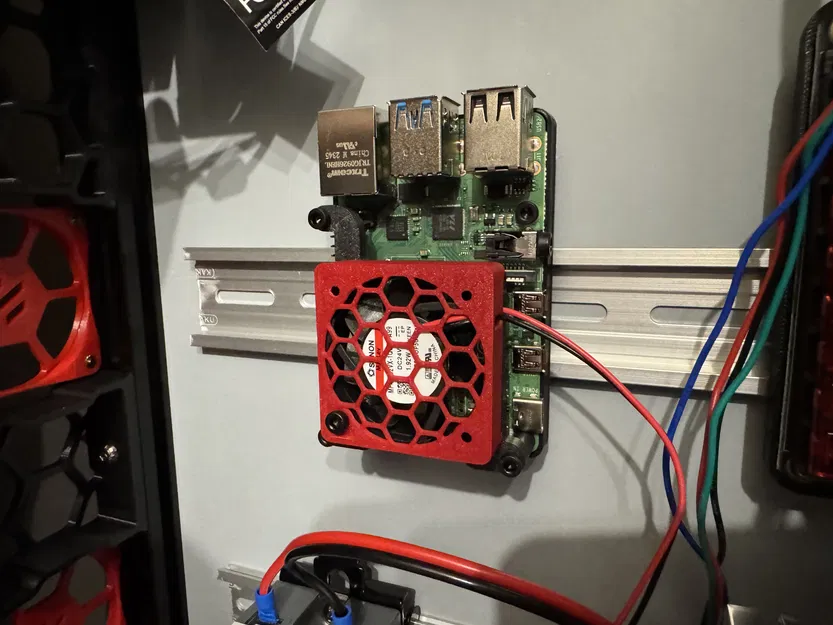 Đế Raspberry Pi 4B + ngàm fan 4010 & pát gắn DIN rail loại chắc - Image 1