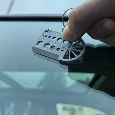 Móc Khóa Đa Năng: Thước, Gauge, Protractor & Scraper (Multi-Tool Keychain)