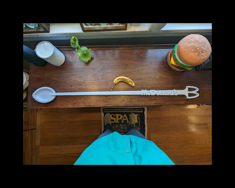 Mô hình Muỗng khuấy cà phê McDonald's khổng lồ in 3D - Image 1