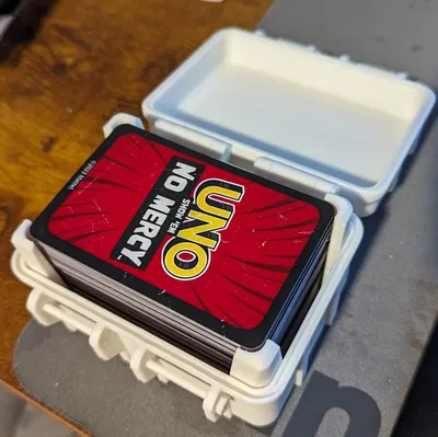 Hộp đựng bài Uno No Mercy 3D - Bền bỉ, Ngầu, Tiện lợi