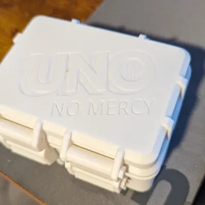 Hộp đựng bài Uno No Mercy 3D - Bền bỉ, Ngầu, Tiện lợi
