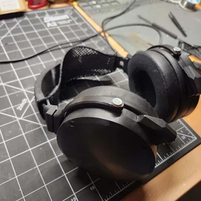 Capra Headband v2 – headband thay thế bền hơn, tương thích nhiều tai nghe