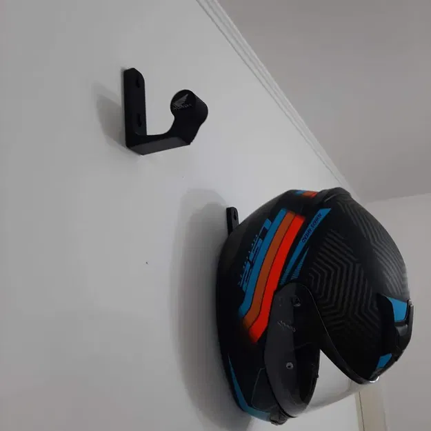 Giá Treo Nón Bảo Hiểm Xe Máy Honda - Dễ Tùy Chỉnh - Image 1