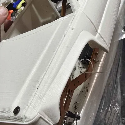 Vỏ xe RC Toyota "kéo" tỉ lệ 1/10, mui cao độc đáo