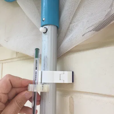 Giá Treo Chổi Có Chốt Gài Tuỳ Biến (Customisable Latching Broom Holder)