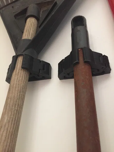 Giá Treo Chổi Có Chốt Gài Tuỳ Biến (Customisable Latching Broom Holder) - Image 5