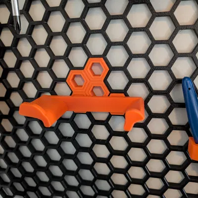 Giá treo máy khoan Milwaukee cho Tường tổ ong