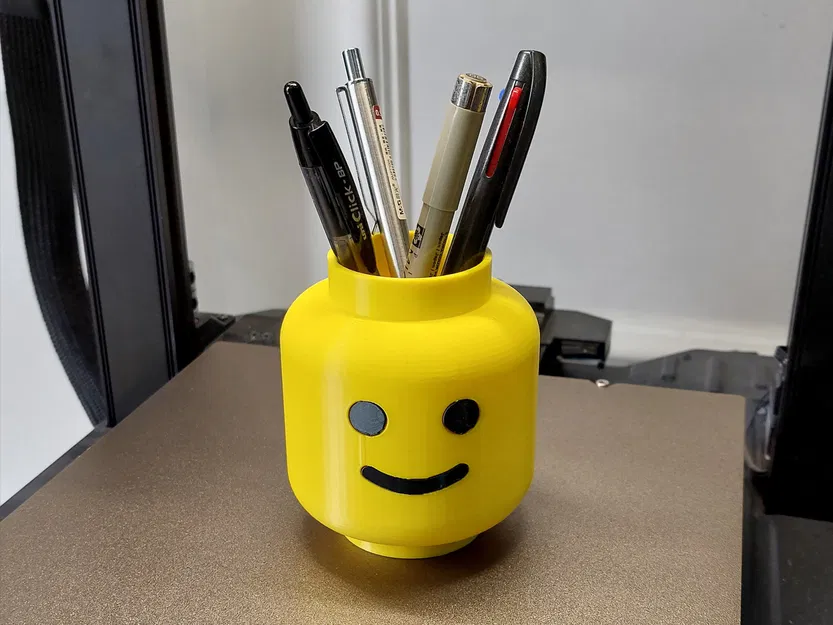 Đầu Lego làm chậu cây hoặc ống cắm bút - Image 1