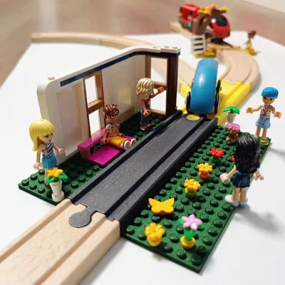 Đường Ray Tàu Hỏa Kết Hợp Bảng LEGO Đa Năng