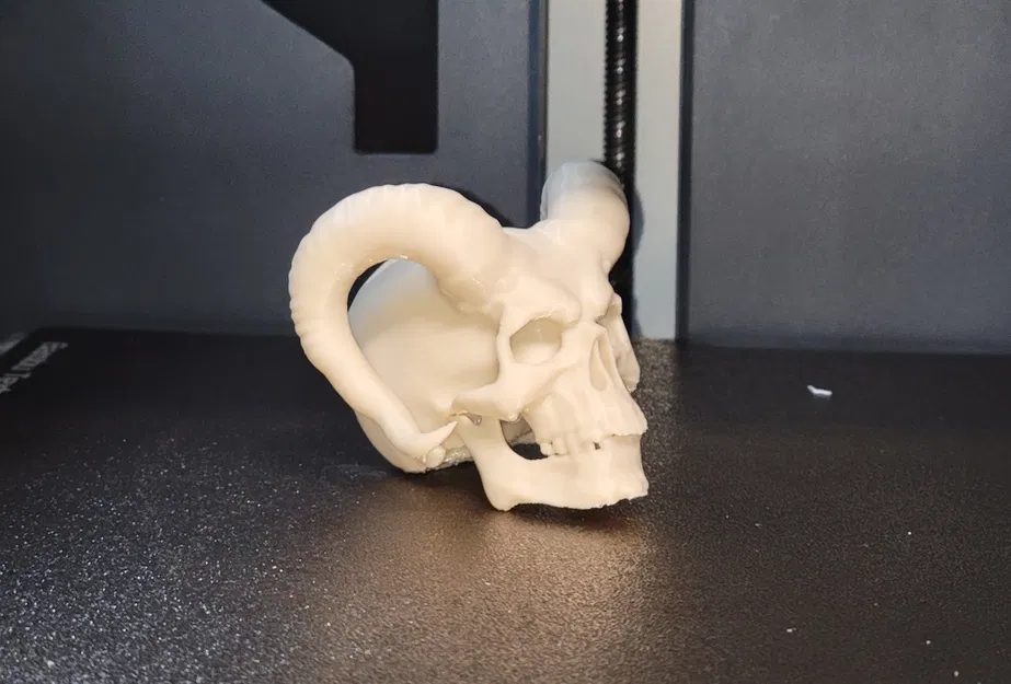 Mô Hình Đầu Lâu Quỷ Sừng Độc Đáo - Vật Trang Trí Ấn Tượng - Image 1