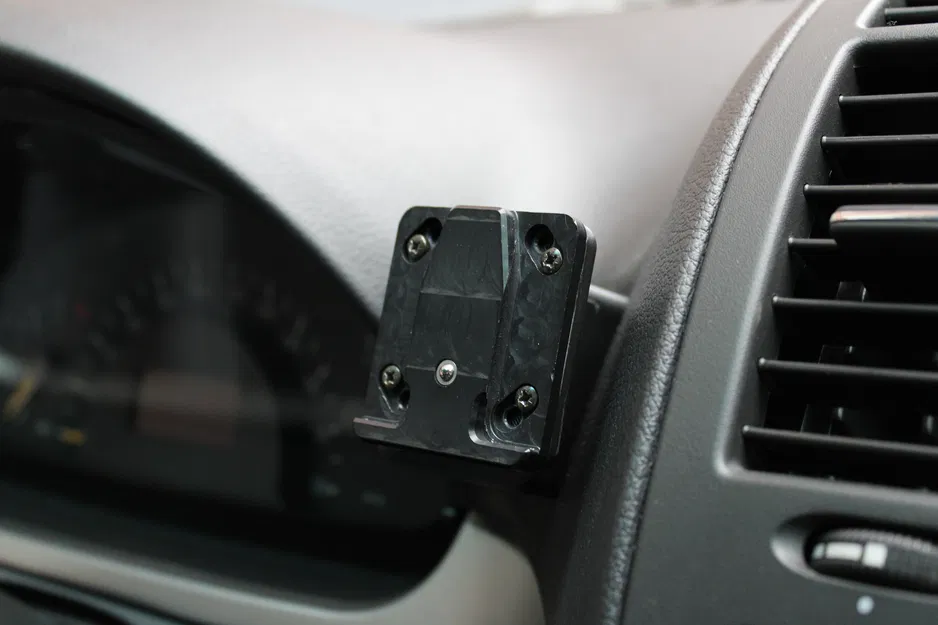 Adapter giữ điện thoại W639 | Vito / Viano | Brodit - Image 2