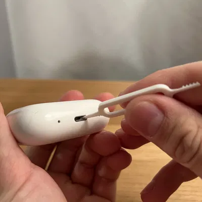 Dụng cụ vệ sinh tai nghe (Earbuds Cleaning Tool)