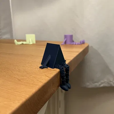 Articulated Triangular Prism Buddy – Bạn Lăng Trụ Tam Giác Khớp Nối