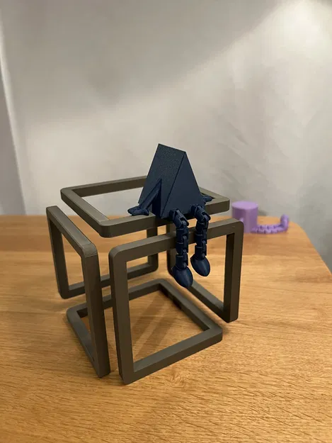 Articulated Triangular Prism Buddy – Bạn Lăng Trụ Tam Giác Khớp Nối - Image 3