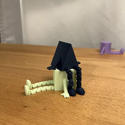 Articulated Triangular Prism Buddy – Bạn Lăng Trụ Tam Giác Khớp Nối