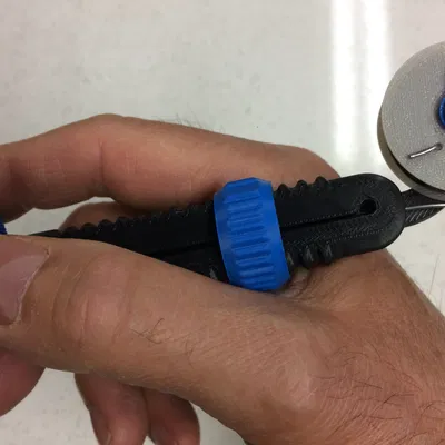 Tay cầm cuộn thiếc hàn 3D cải tiến, gọn gàng