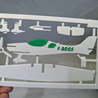 Mô Hình Máy Bay Kitcard Aerospool WT-9 Dynamic LSA