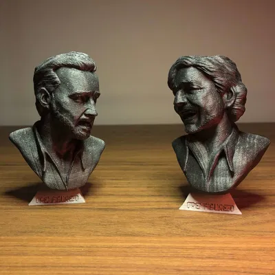 Meme Nicolas Cage Nhìn Pedro Pascal (Bust Statue)