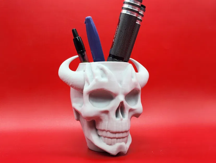 Cốc Cắm Bút Hình Hộp Sọ Quỷ Độc Đáo - Image 1