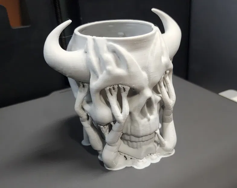 Cốc Cắm Bút Hình Hộp Sọ Quỷ Độc Đáo - Image 6