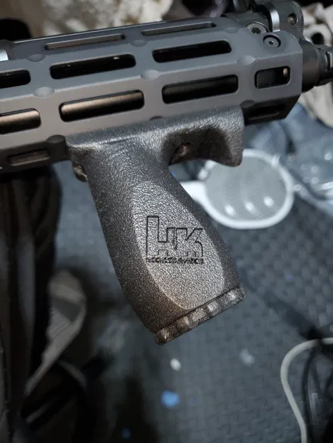 Báng Súng Ngang "Beer Brat" Có Ngăn Chứa & Logo HK (M-LOK) - Image 1