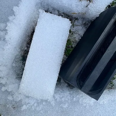 Khuôn Gạch Tuyết Thông Minh – Xây Pháo Đài Tuyết Dễ Dàng