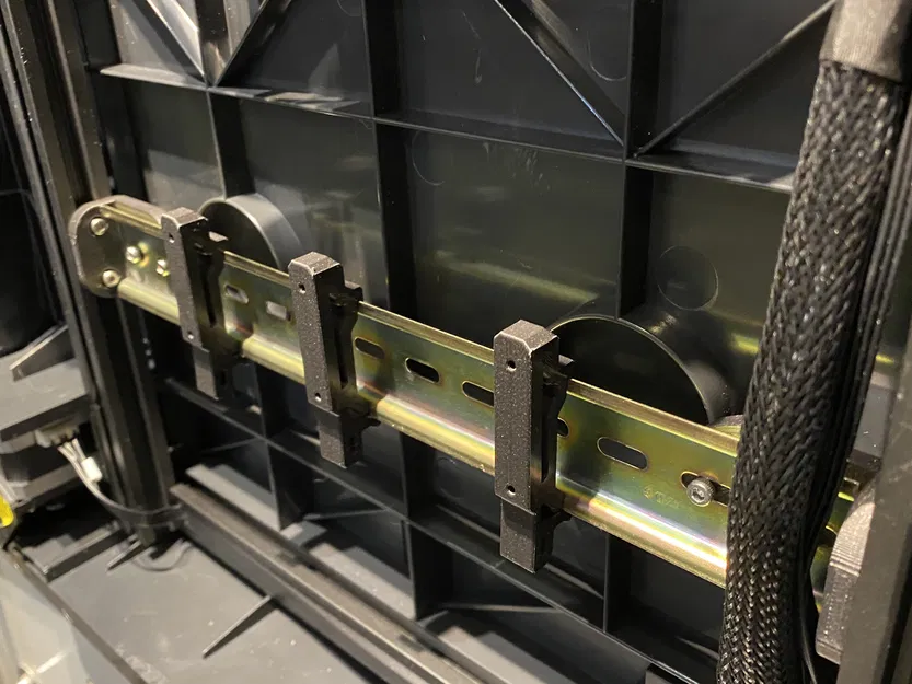 Giá đỡ DIN Rail âm cho SOVOL SV08 (Recessed DIN Rail Mount Bracket) - Image 1