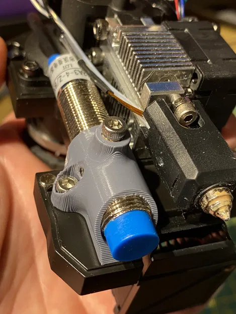 Ngàm gắn inductive probe M12 LJ12A3-4-Z/AX cho SOVOL SV08 - Image 1