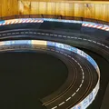Hàng rào chắn Carrera Slot Car R2 Banked Curve 2/30 (Shoulder) + đoạn thẳng - Thumbnail 2