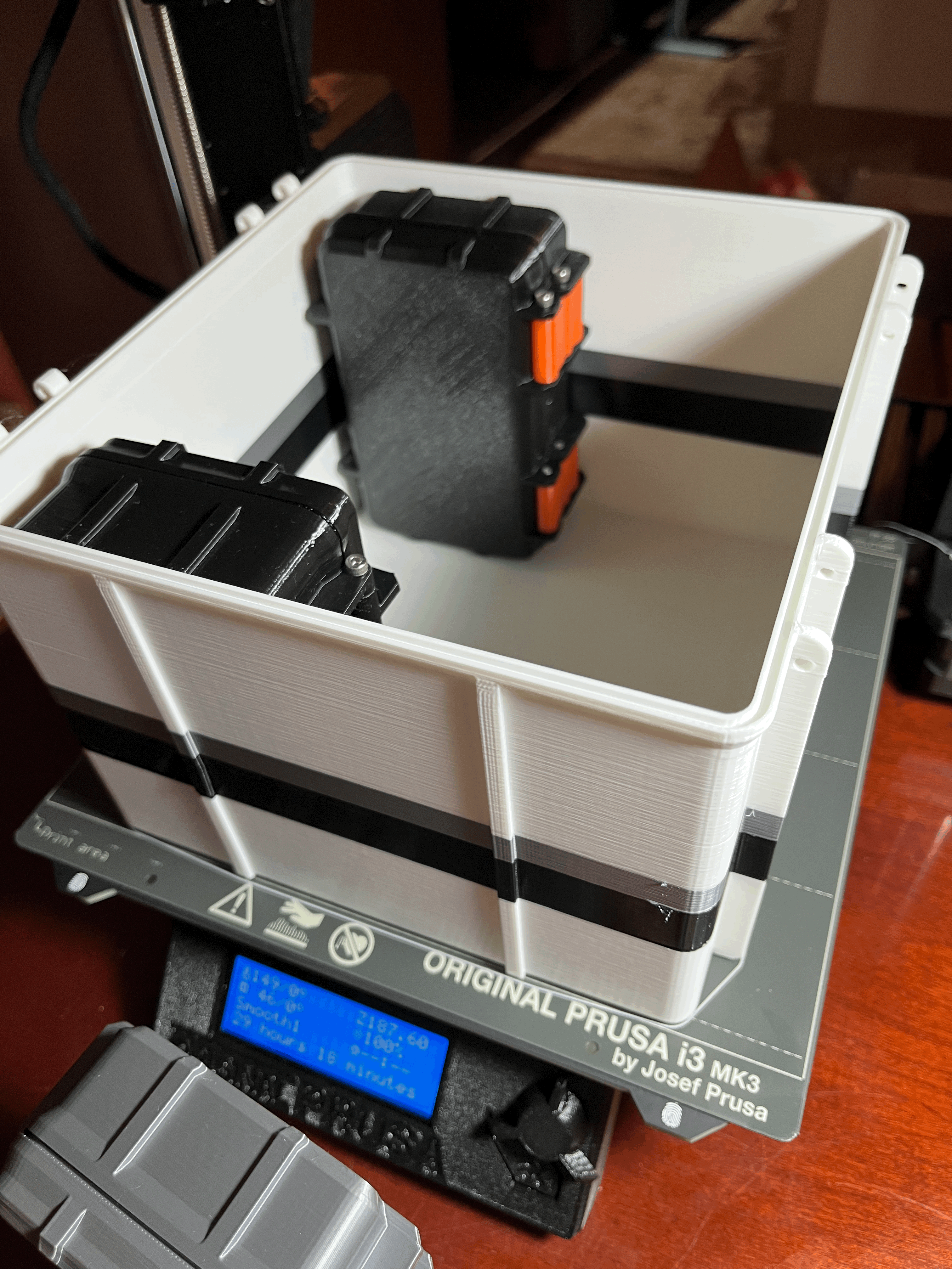 Hộp Đựng Chắc Chắn Sâu Lòng In 3D Tiện Dụng - Image 1