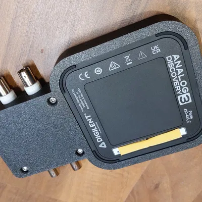 Hộp đựng Digilent Analog Discovery 3 kèm BNC Adapter