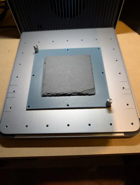 Kẹp Định Vị Miếng Lót Ly Đá Cho Máy Khắc Laser xTool F1/F2 - Image 1